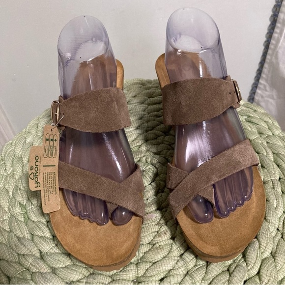 NWT Yokono Brown Suede Toe Loop Slip On Cork Wedge Sandals - Picture 3 of 8